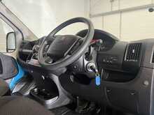 Peugeot Boxer 2.2 BlueHDi 335 Professional Premium + Platform Cab 2dr Diesel Manual L3 Euro 6 (s/s) (140 ps) - U3717
