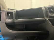 Peugeot Boxer 2.2 BlueHDi 335 Professional Premium + Platform Cab 2dr Diesel Manual L3 Euro 6 (s/s) (140 ps) - U3717