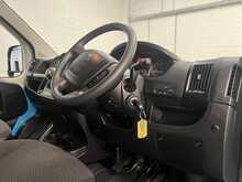 Peugeot Boxer 2.2 BlueHDi 335 Professional Premium + Platform Cab 2dr Diesel Manual L3 Euro 6 (s/s) (140 ps) - U3728
