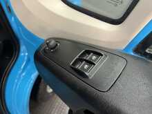 Peugeot Boxer 2.2 BlueHDi 335 Professional Premium + Platform Cab 2dr Diesel Manual L3 Euro 6 (s/s) (140 ps) - U3728