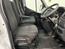 Nissan Interstar Interstar 2.3 dCi 35 Tekna L3 Euro 6 (s/s) 2dr - U710