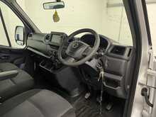 Nissan Interstar Interstar 2.3 dCi 35 Tekna L3 Euro 6 (s/s) 2dr - U710