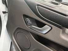 Ford Transit Custom Transit Custom 2.0 320 EcoBlue Trend Kombi L2 H1 Euro 6 (s/s) 5dr - U741