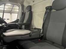 Renault Master Master 2.3 dCi 35 Business+ FWD LWB Medium Roof Euro 6 4dr - U749