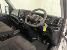 Iveco Daily Daily 2.3D HPI 14V 35C 3750 L3 Euro 6 (s/s) 4dr (DRW) - U794