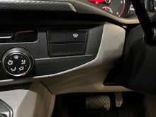 Volkswagen Transporter Shuttle Transporter Shuttle 2.0 TDI SE DSG LWB Euro 6 (s/s) 5dr - U834