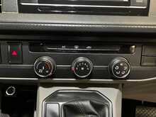 Volkswagen Transporter Shuttle Transporter Shuttle 2.0 TDI SE DSG LWB Euro 6 (s/s) 5dr - U834