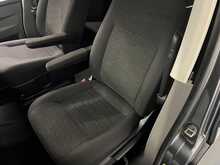 Volkswagen Transporter Shuttle Transporter Shuttle 2.0 TDI SE DSG LWB Euro 6 (s/s) 5dr - U834
