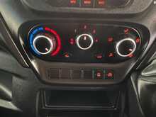 Iveco Daily Daily 2.3D HPI 14V 35S 3520 HiMatic MWB H2 Euro 6 (s/s) 5dr - U839
