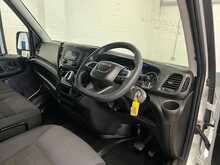 Iveco Daily Daily 2.3D HPI 14V 35S 3520 HiMatic MWB H2 Euro 6 (s/s) 5dr - U839