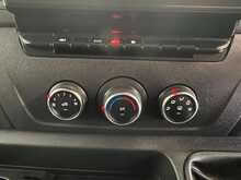 Nissan Interstar Interstar 2.3 dCi 35 Tekna FWD L3 H2 Euro 6 4dr - U848