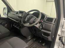 Nissan Interstar Interstar 2.3 dCi 35 Acenta FWD L3 H2 Euro 6 4dr - U849