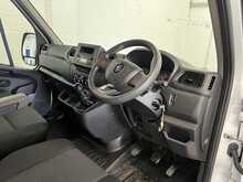 Renault Master Master 2.3 dCi 35 Business+ FWD LWB Medium Roof Euro 6 4dr - U861
