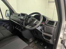 Renault Master Master 2.3 dCi 35 Business+ FWD LWB Medium Roof Euro 6 4dr - U866