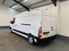 Renault Master Master 2.3 dCi 35 Business+ FWD LWB Medium Roof Euro 6 4dr - U869