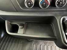 Renault Master Master 2.3 dCi 35 Business+ FWD LWB Medium Roof Euro 6 4dr - U869