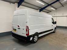 Renault Master Master 2.3 dCi 35 Business+ FWD LWB Medium Roof Euro 6 4dr - U872