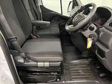 Renault Master Master 2.3 dCi 35 Business+ FWD LWB Medium Roof Euro 6 4dr - U872