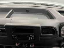 Renault Master Master 2.3 dCi 35 Business+ FWD LWB Medium Roof Euro 6 4dr - U872