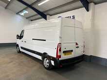 Renault Master Master 2.3 dCi 35 Business+ FWD LWB Medium Roof Euro 6 4dr - U873