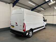 Renault Master Master 2.3 dCi 35 Business+ FWD LWB Medium Roof Euro 6 4dr - U873