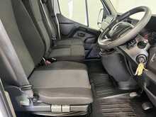 Renault Master Master 2.3 dCi 35 Business+ FWD LWB Medium Roof Euro 6 4dr - U873