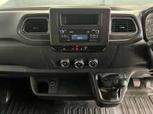 Renault Master Master 2.3 dCi 35 Business+ FWD LWB Medium Roof Euro 6 4dr - U873