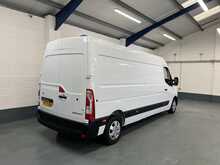 Renault Master Master 2.3 dCi 35 Business+ FWD LWB Medium Roof Euro 6 4dr - U899