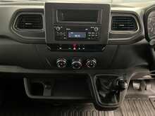 Renault Master Master 2.3 dCi 35 Business+ FWD LWB Medium Roof Euro 6 4dr - U899