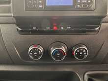Renault Master Master 2.3 dCi 35 Business+ FWD LWB Medium Roof Euro 6 4dr - U899