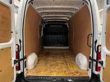 Renault Master Master 2.3 dCi 35 Business+ FWD LWB Medium Roof Euro 6 4dr - U899