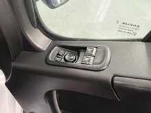 Renault Master Master 2.3 dCi 35 Business+ FWD LWB Medium Roof Euro 6 4dr - U902