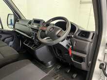 Renault Master Master 2.3 dCi 35 Business+ FWD LWB Medium Roof Euro 6 4dr - U902