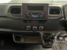 Renault Master Master 2.3 dCi 35 Business+ FWD LWB Medium Roof Euro 6 4dr - U902