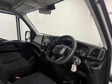 Iveco Daily Daily 2.3D HPI 14V 35S 3450 Chassis Cab 2dr Diesel Manual MWB Euro 6 (s/s) (136 ps) - U945