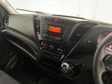 Iveco Daily Daily 2.3D HPI 14V 35S 3450 Chassis Cab 2dr Diesel Manual MWB Euro 6 (s/s) (136 ps) - U945