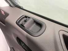 Ford Transit Transit 2.0 350 EcoBlue Leader FWD L4 Euro 6 (s/s) 2dr - U977