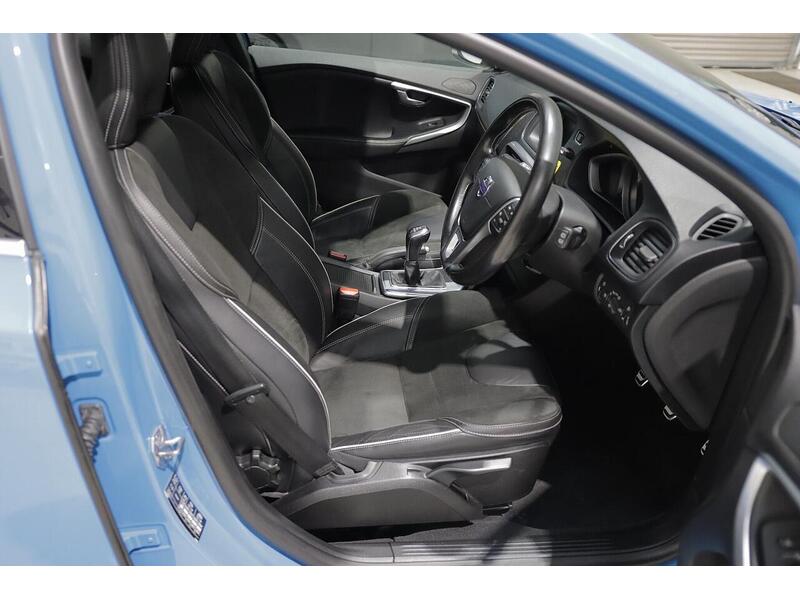 Volvo V40 2.0 T2 R-Design Euro 6 (s/s) 5dr - U101