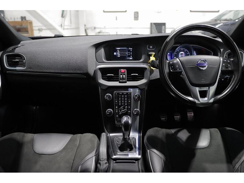 Volvo V40 2.0 T2 R-Design Euro 6 (s/s) 5dr - U101