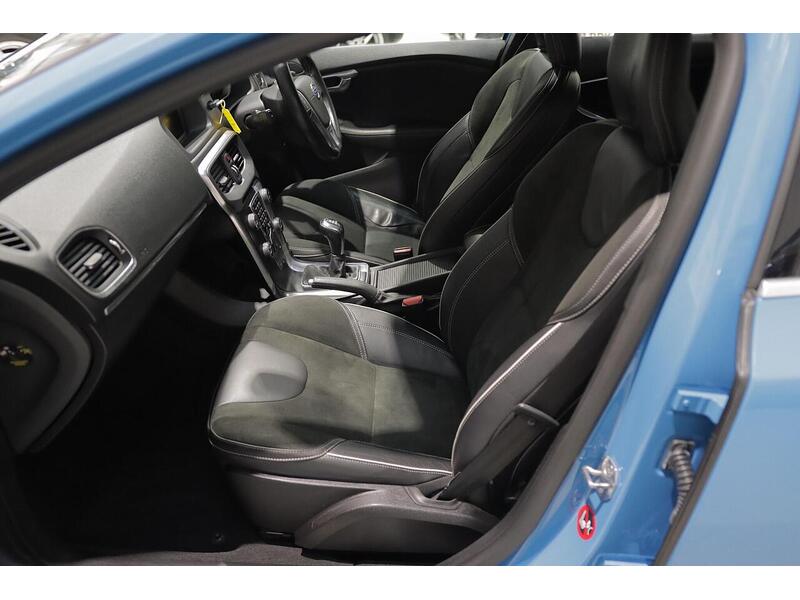 Volvo V40 2.0 T2 R-Design Euro 6 (s/s) 5dr - U101