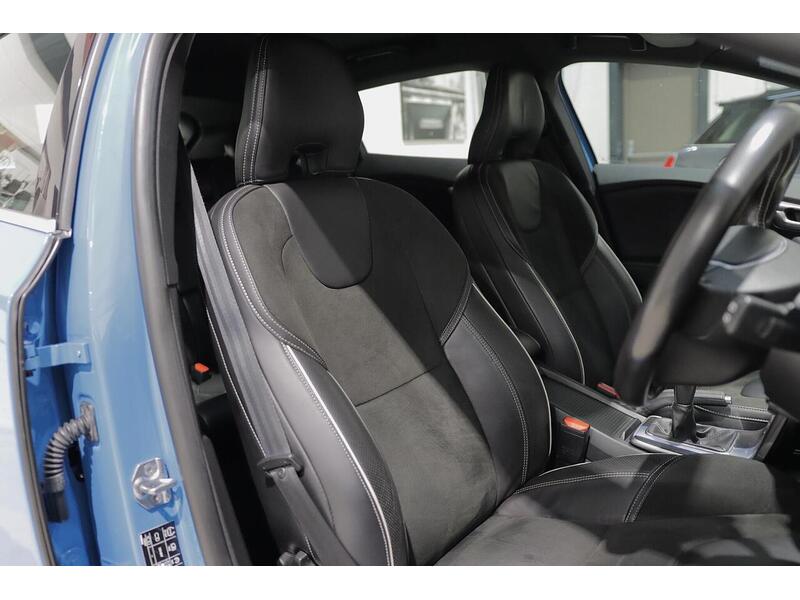 Volvo V40 2.0 T2 R-Design Euro 6 (s/s) 5dr - U101