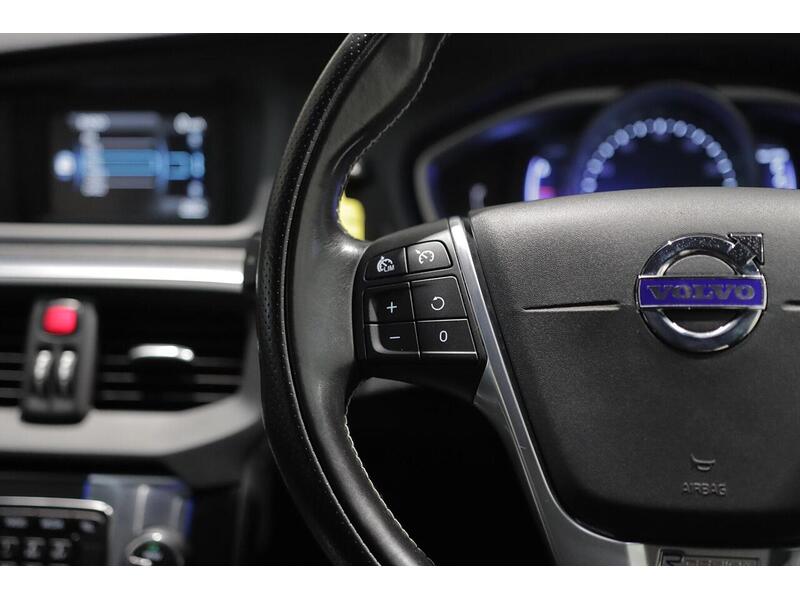 Volvo V40 2.0 T2 R-Design Euro 6 (s/s) 5dr - U101