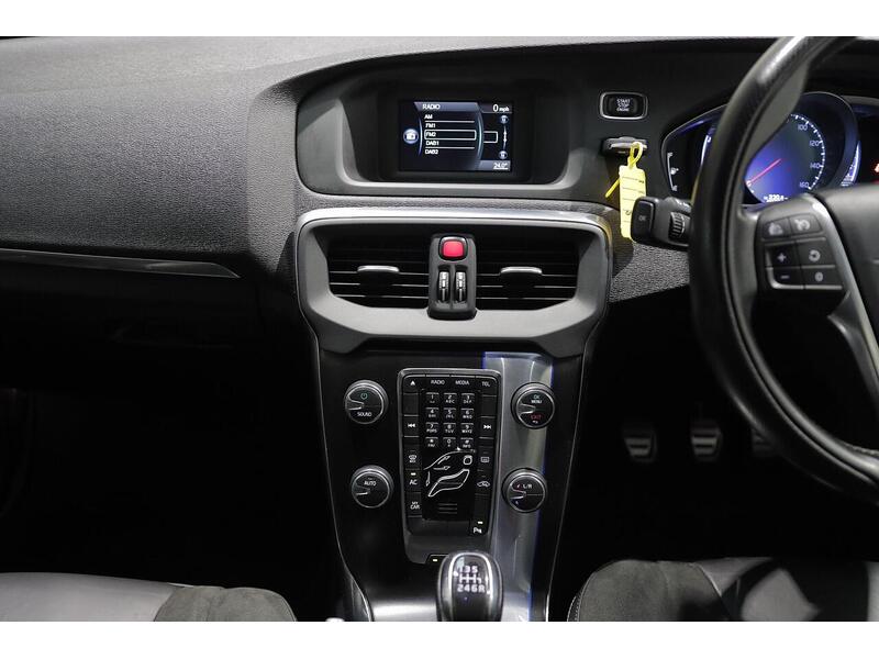 Volvo V40 2.0 T2 R-Design Euro 6 (s/s) 5dr - U101