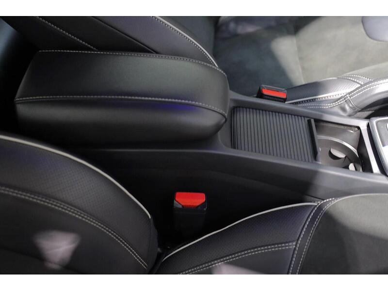 Volvo V40 2.0 T2 R-Design Euro 6 (s/s) 5dr - U101