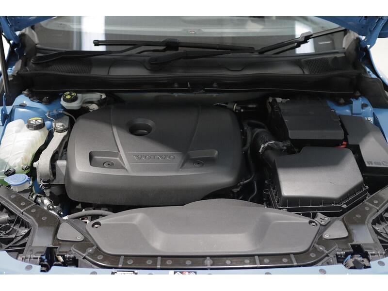 Volvo V40 2.0 T2 R-Design Euro 6 (s/s) 5dr - U101