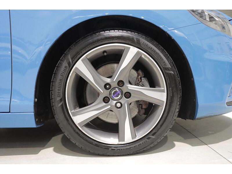 Volvo V40 2.0 T2 R-Design Euro 6 (s/s) 5dr - U101