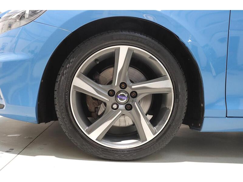 Volvo V40 2.0 T2 R-Design Euro 6 (s/s) 5dr - U101