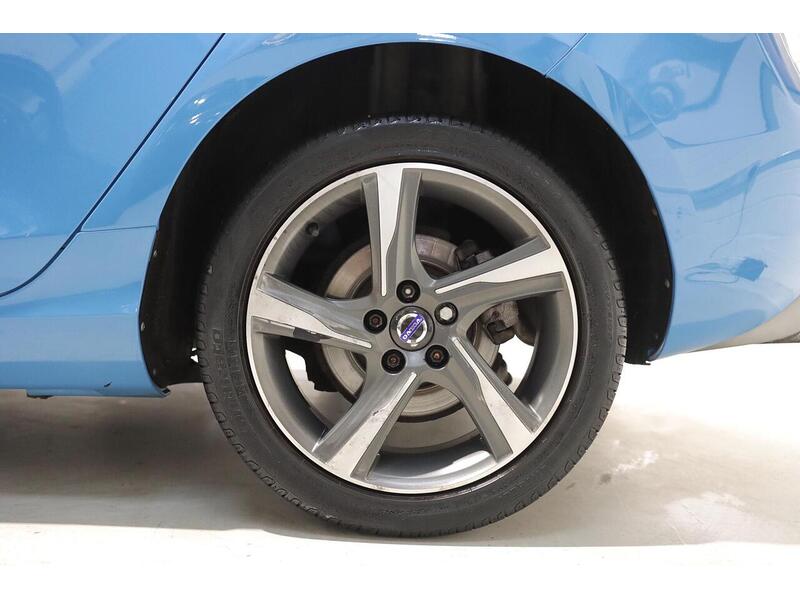 Volvo V40 2.0 T2 R-Design Euro 6 (s/s) 5dr - U101