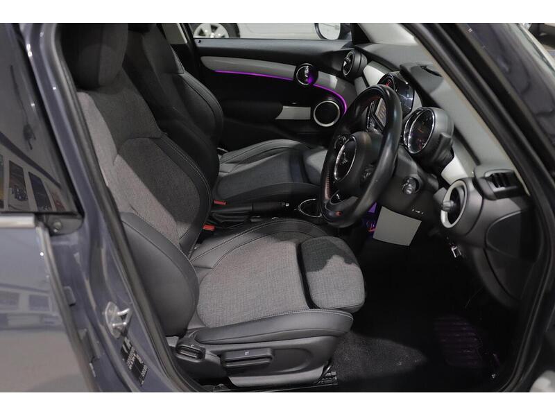 MINI Hatch 2.0 Cooper SD Auto 6Spd Euro 6 (s/s) 5dr - U102