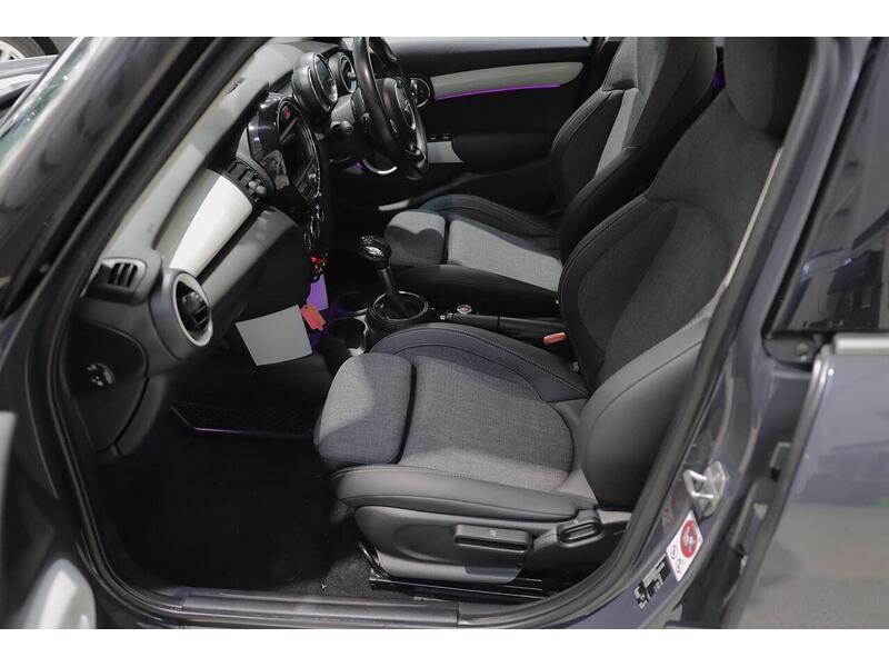 MINI Hatch 2.0 Cooper SD Auto 6Spd Euro 6 (s/s) 5dr - U102